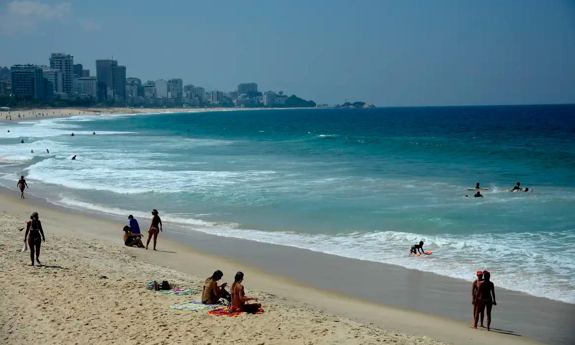 Senado retoma debate de PEC que pode privatizar praias.